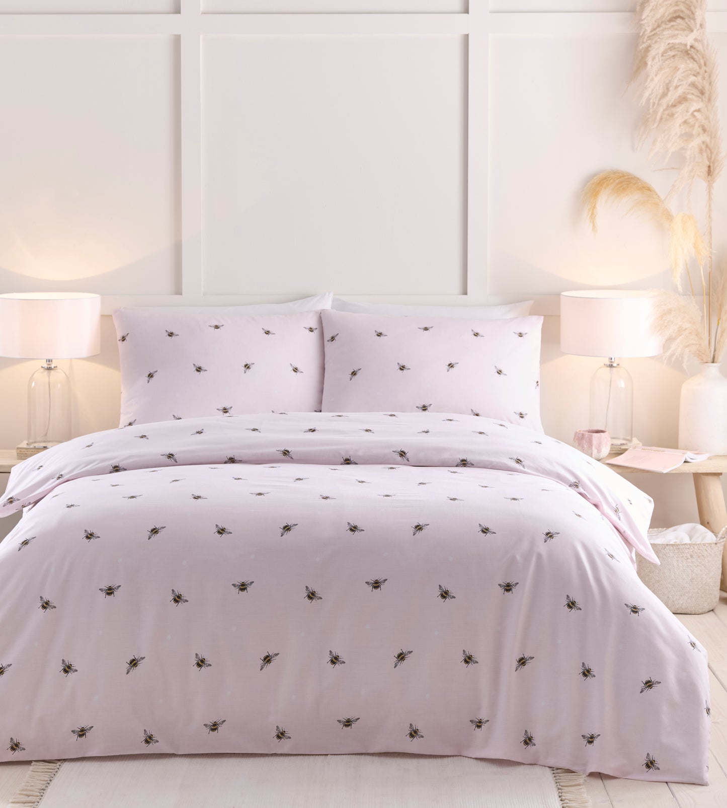 Bee Design Duvet Cover Set in Pink