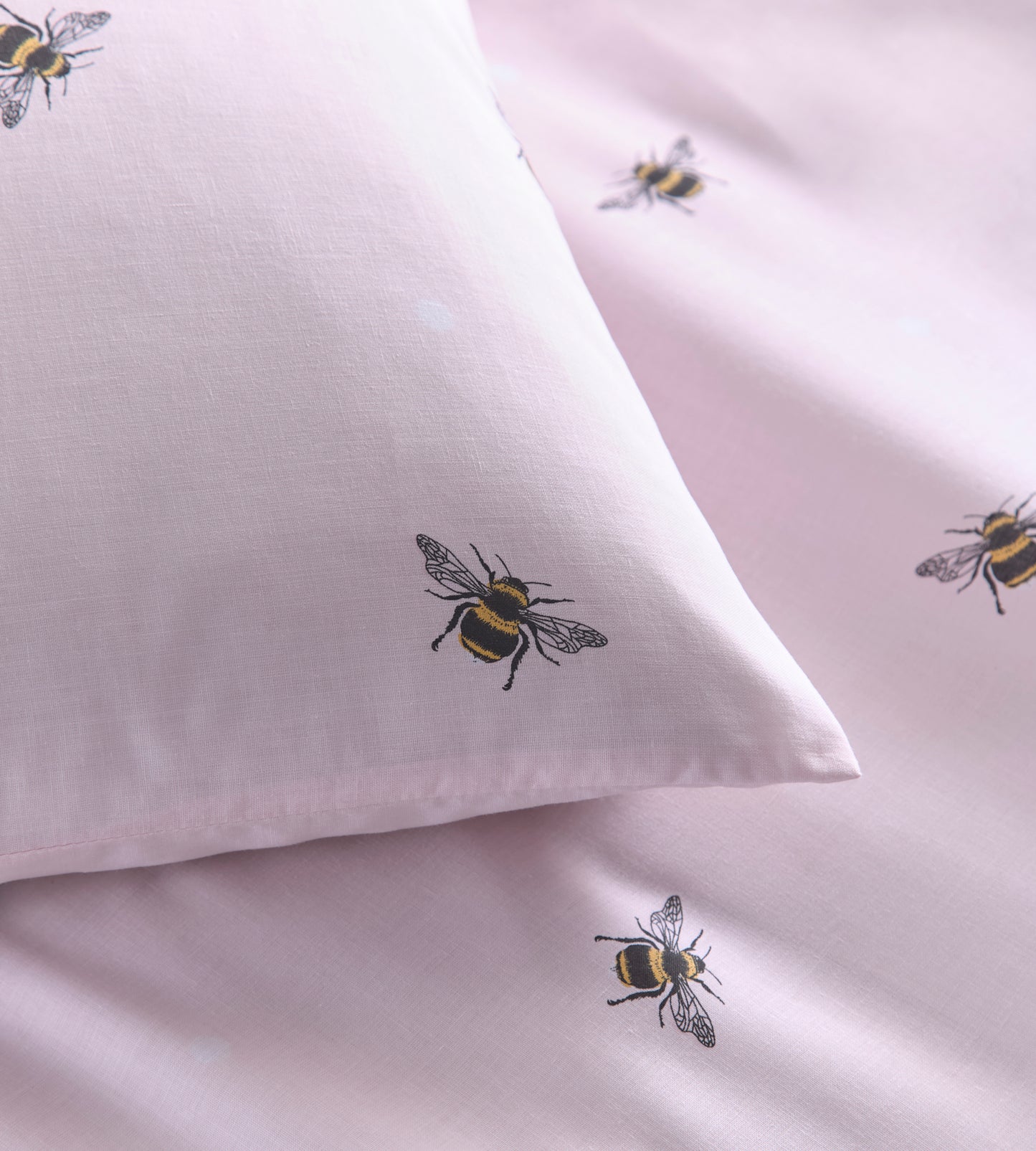 Bee Design Duvet Cover Set in Pink