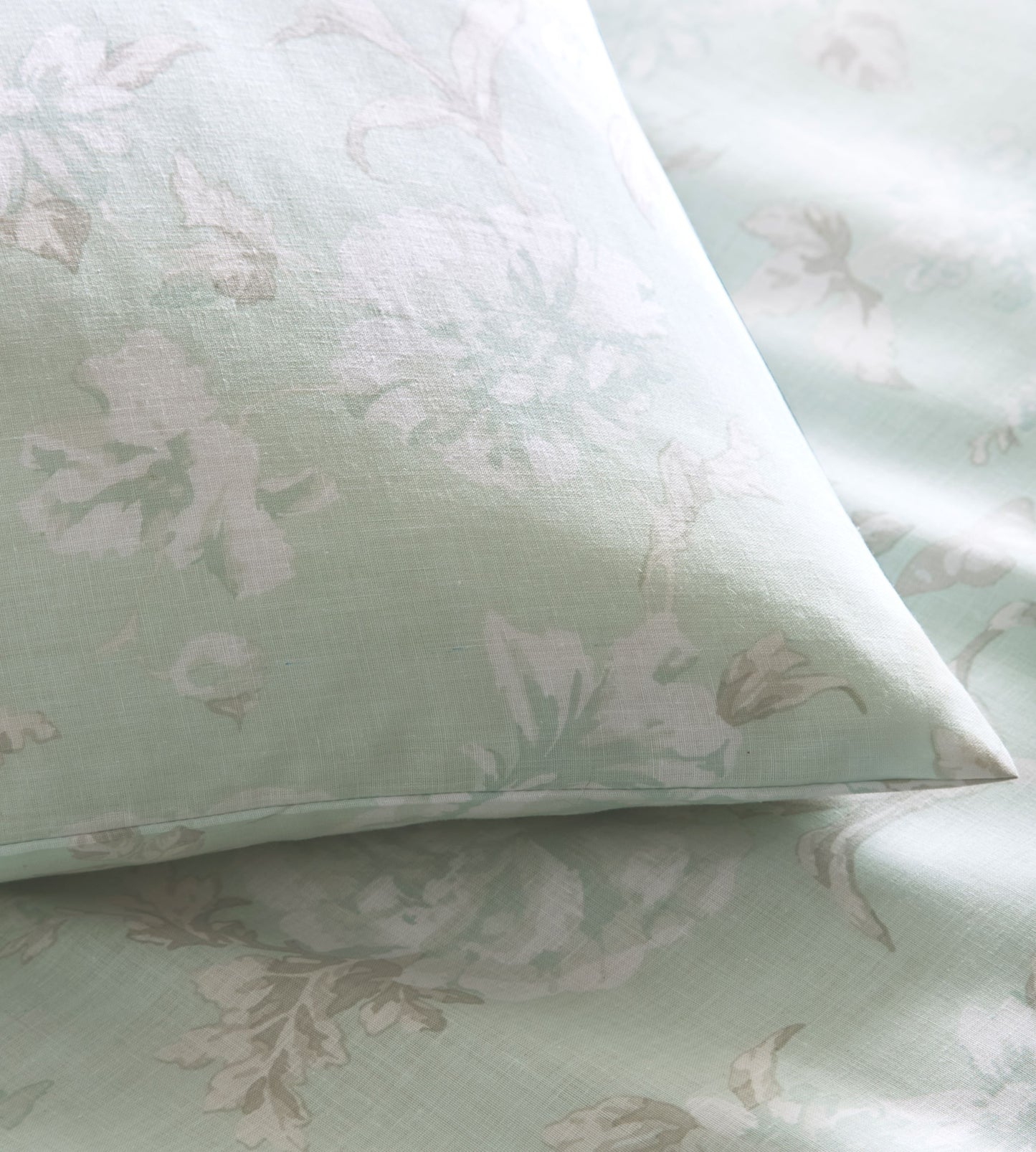 Soft Floral Mia Design Duvet Cover Set in Duck Egg