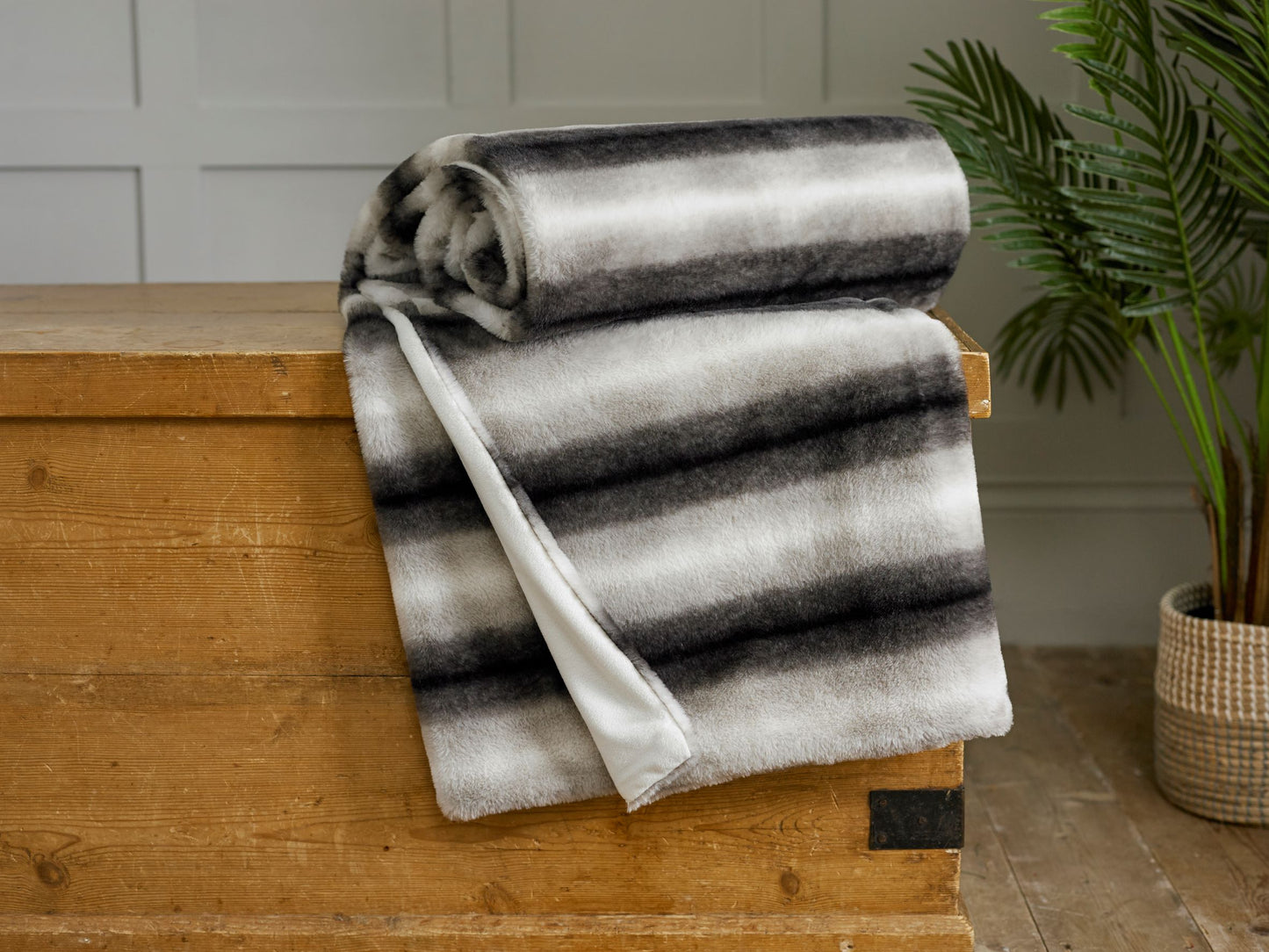 Faux Fur Throw Sherbrooke Blanket in Mink