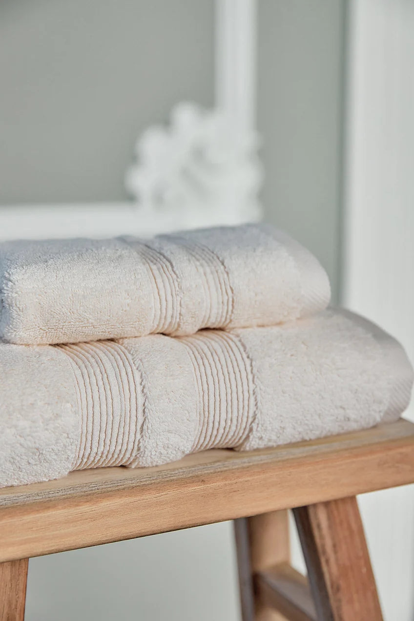 100% Cotton Elegance 650GSM Towels in Natural