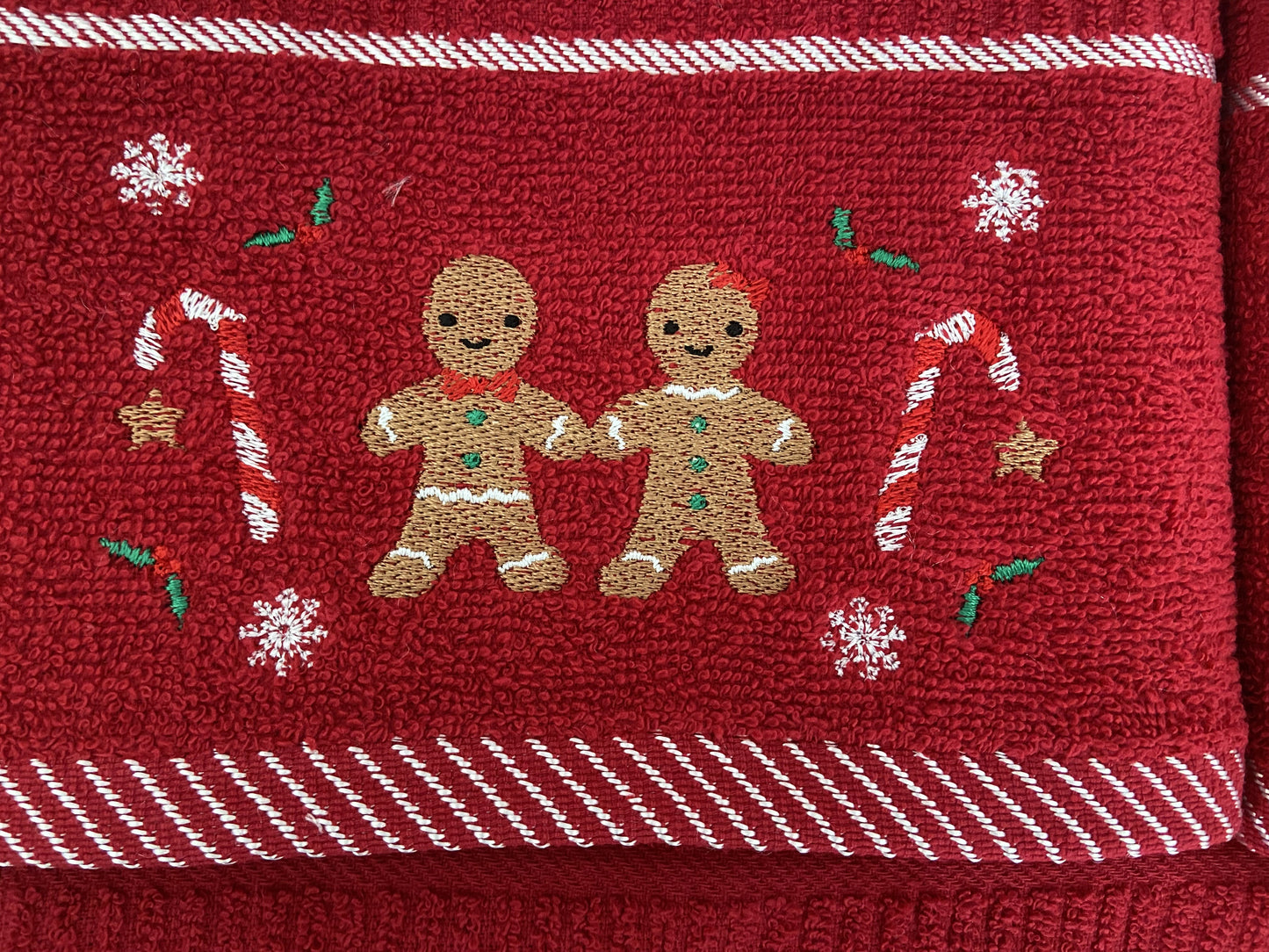 Christmas Gingerbread People Kitchen Towel in Red