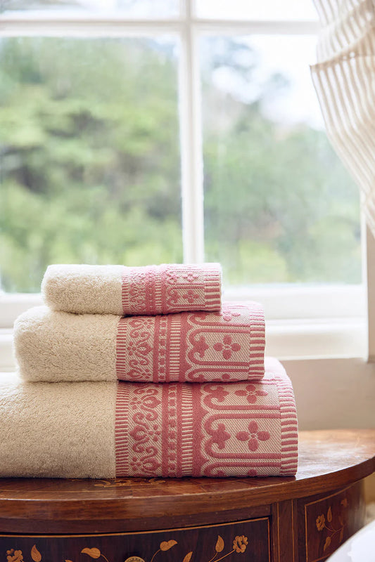 100% Cotton Jacquard Design Bath Towels Natural & Pink
