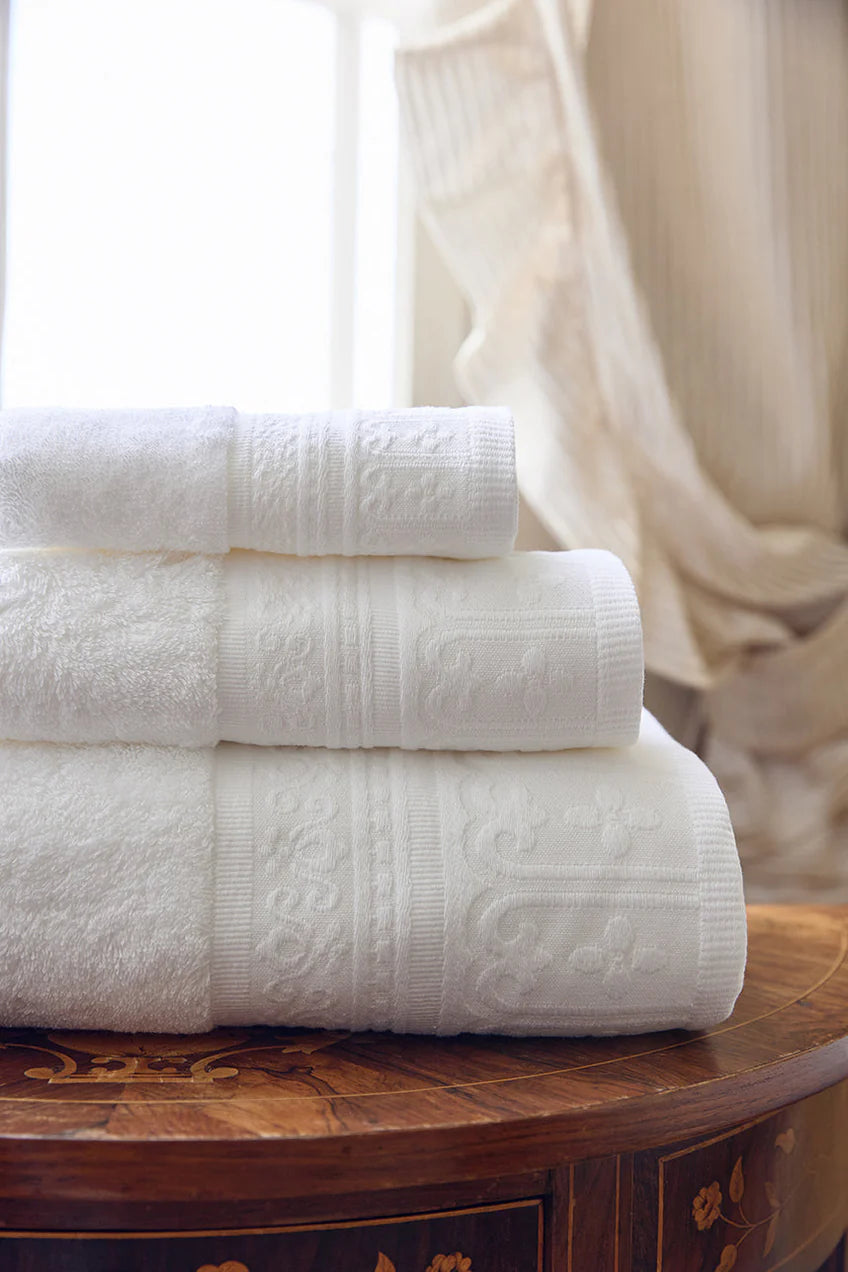 100% Cotton Jacquard Design Bath Towels in White
