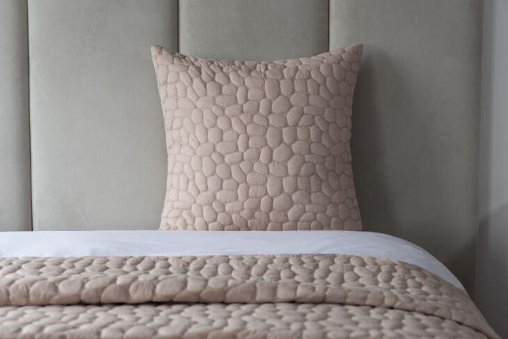 Porto Quilted Bedspread in Latte