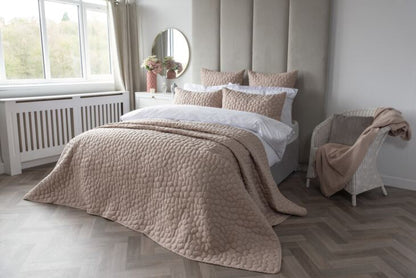 Porto Quilted Bedspread in Latte