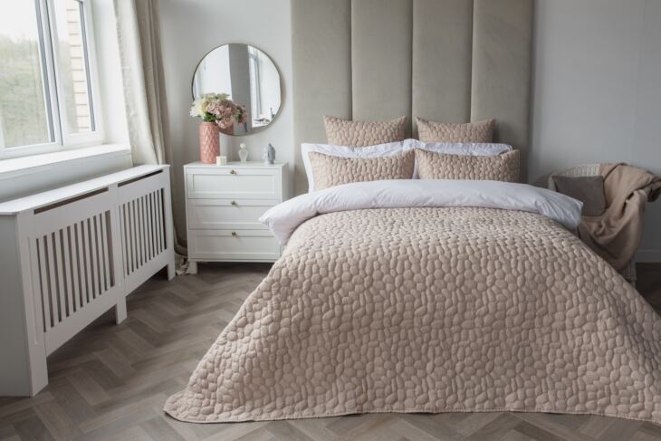 Porto Quilted Bedspread in Latte