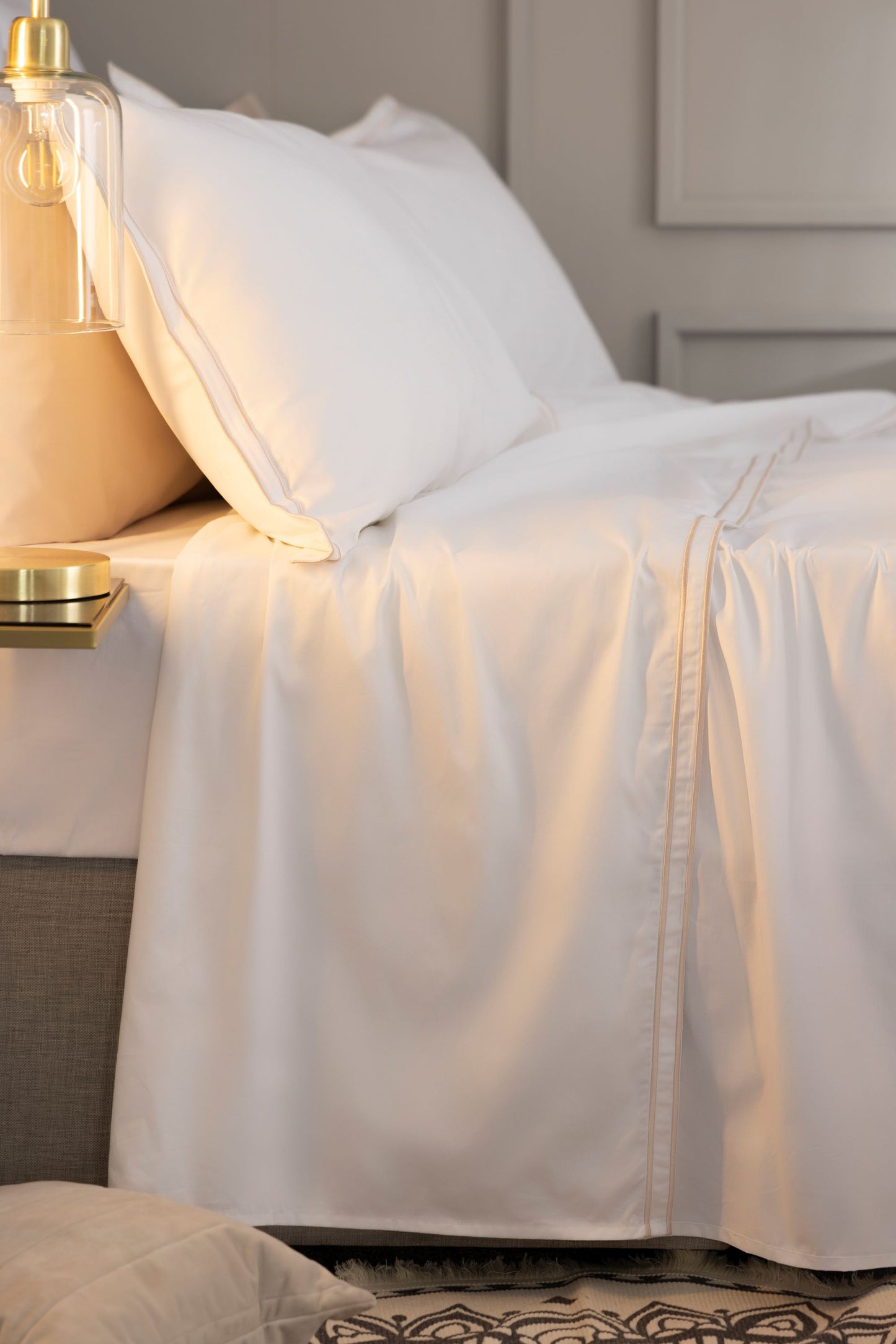 Egyptian Cotton Savoy Duvet Cover Set in White & Oyster