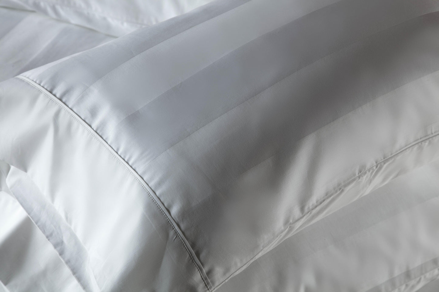 100% Cotton Broad & Narrow Stripe Duvet Cover Set in White